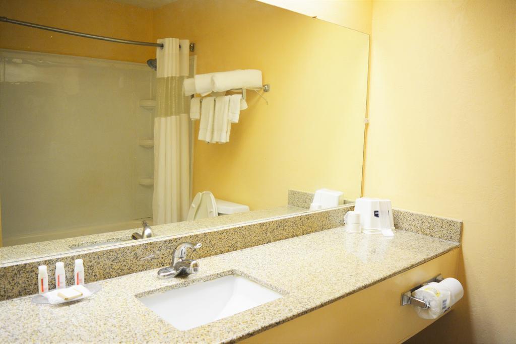 Quality Inn Texarkana ภายนอก รูปภาพ